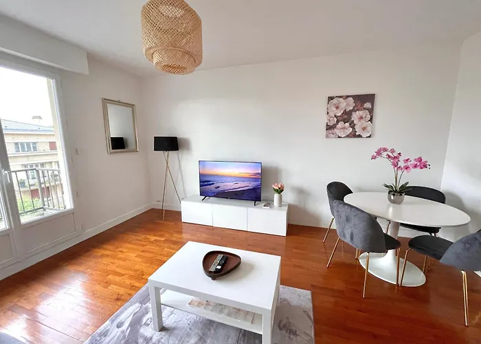 Appartement Confortable, Centre-Ville
