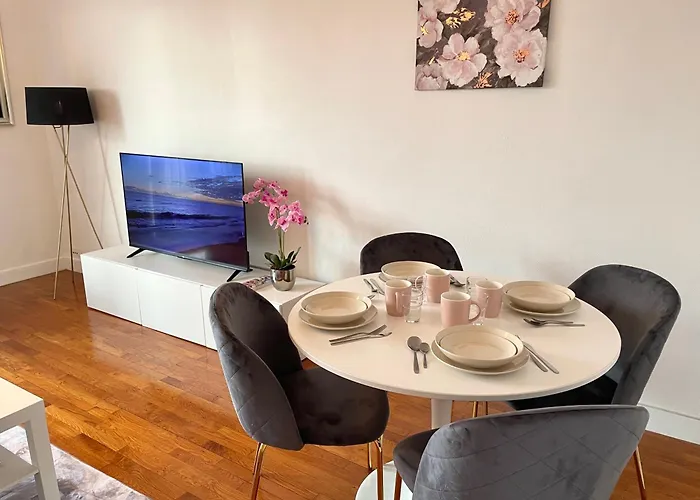 Appartement Confortable, Centre-Ville