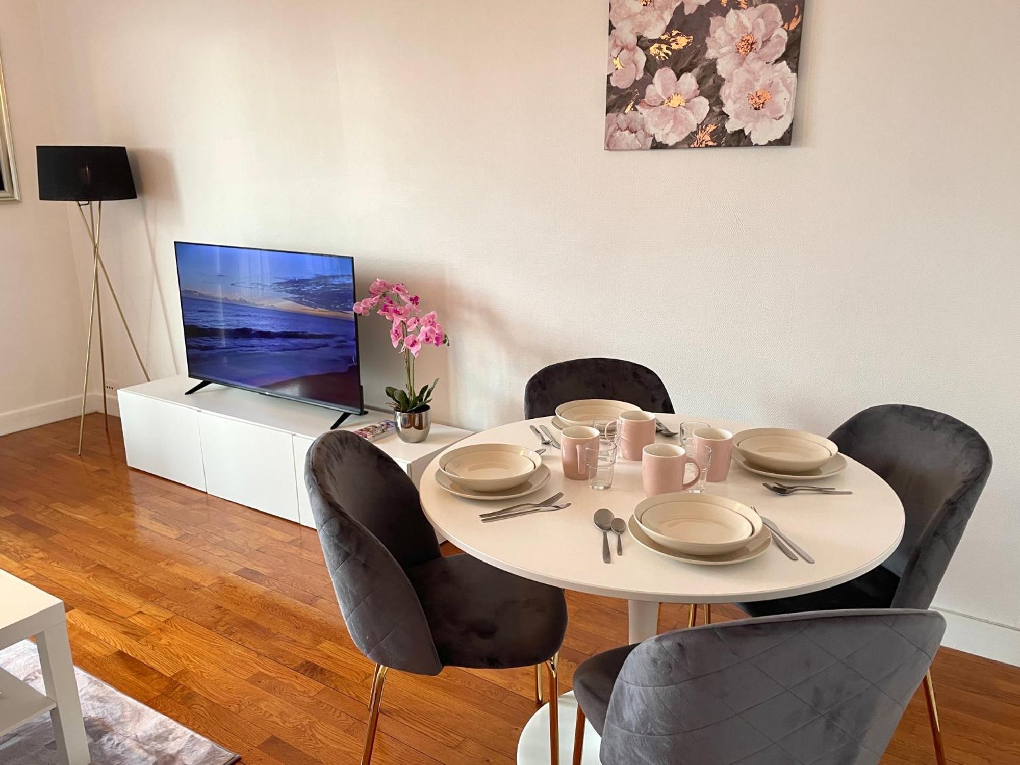 Apartment Confortable, Centre-ville